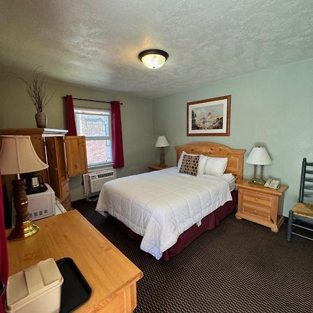 Rugged Country Lodge Пендълтън Екстериор снимка
